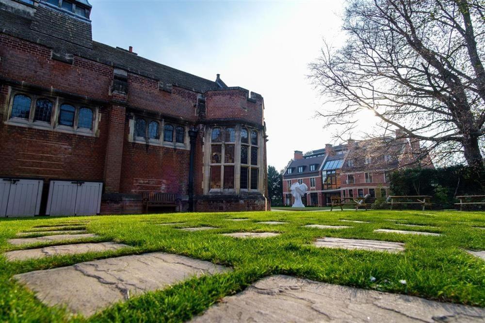 Westminster College Hotel Cambridge  Exterior photo